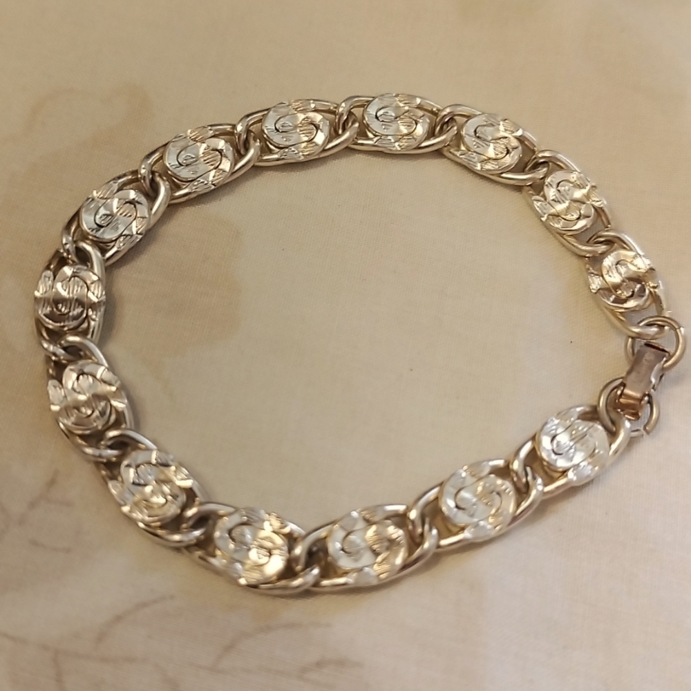 Vintage Sarah Coventry "Echo" silver tone Bracelet
